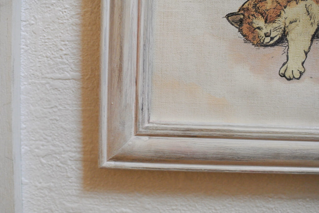 Growing cat picture frame